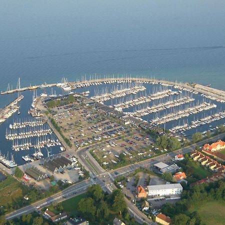 Ferienwohnung Hus M Gaard Have, 25M Fra Havet, Havn, Strand, High Speet Internet, Restauranter Rungsted Exterior foto
